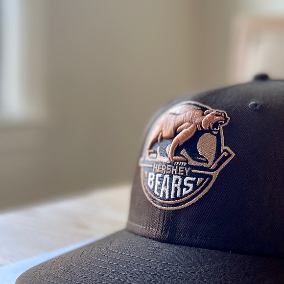 Hershey Bears AHL 59FIFTY Fitted Cap in Brown - Picture 2 of 8